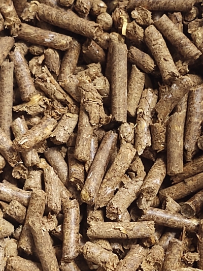 straw pellets substrate for mushroom growing